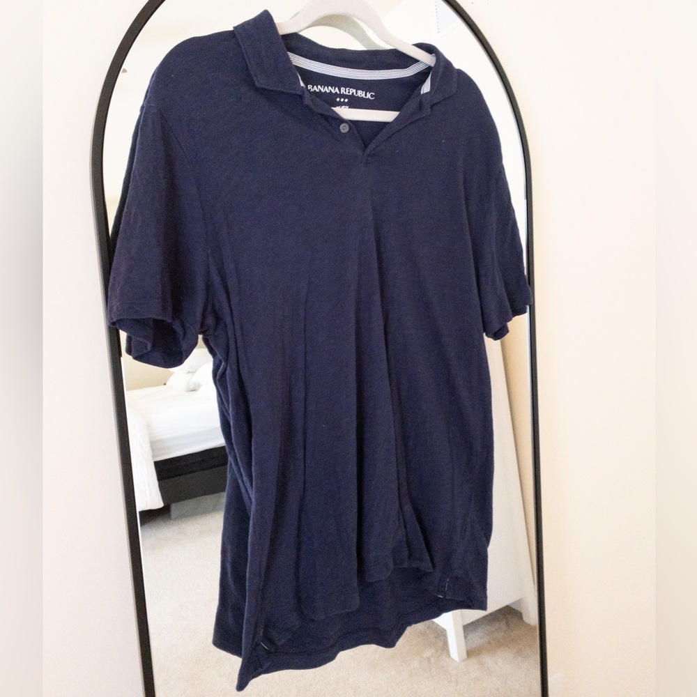 Men’s Size L T shirt material polo